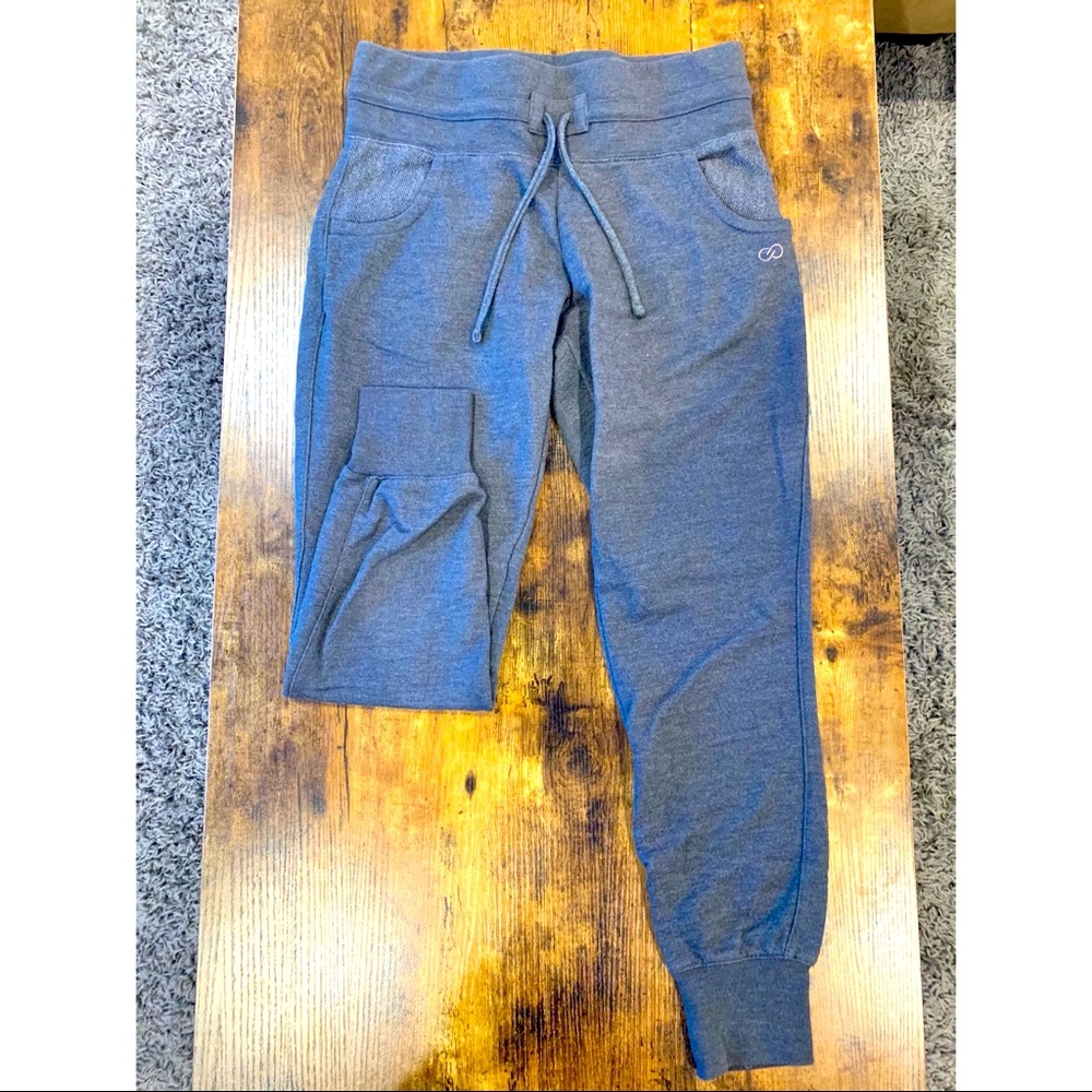 CALIA by Carrie Underwood gray sweatpants